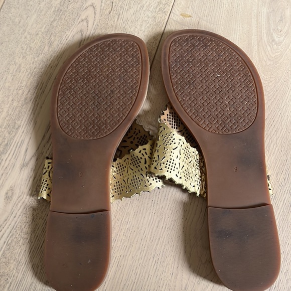 Tory Burch gold sandals size 9 - Picture 6 of 6
